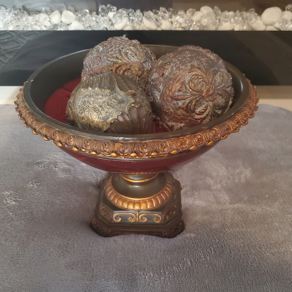 Artisian Deco Bowl with (3) Embossed Orb Balls - Set